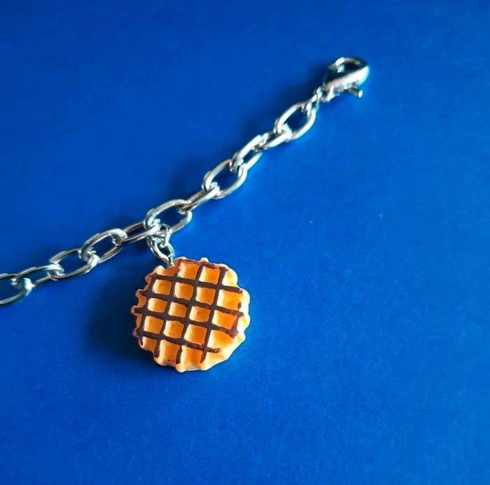 Bracelets NEUFS avec perles et breloques - photo numéro 8
