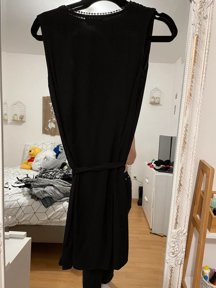 Robe fluide légère noire avec ceinture - photo numéro 4