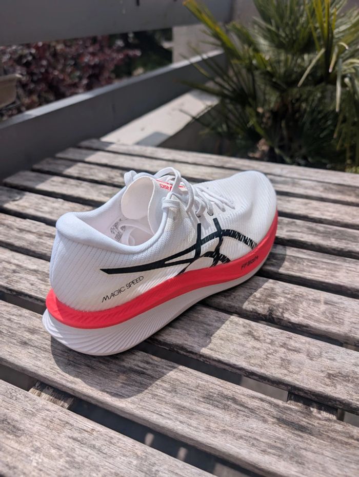 Chaussures de Running Asics Magic Speed 3 pour femme taille 40 ½ - photo numéro 5