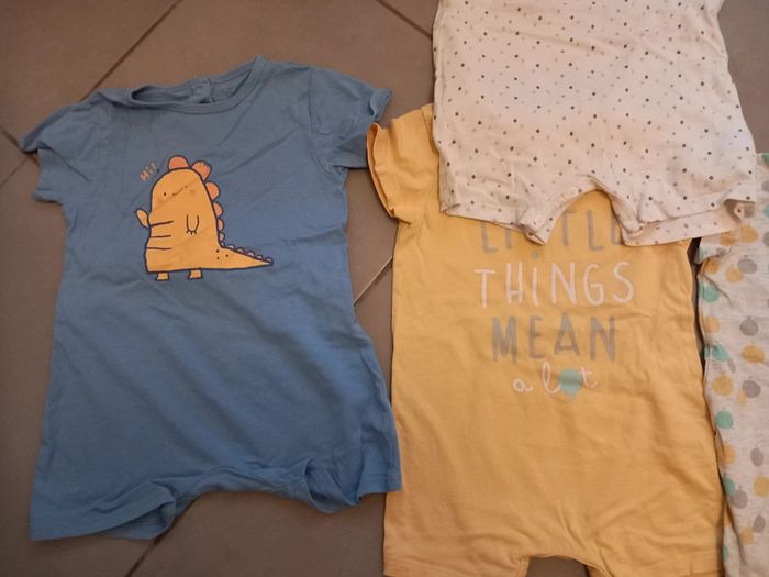 Lot 4 combishort 12 mois - photo numéro 2