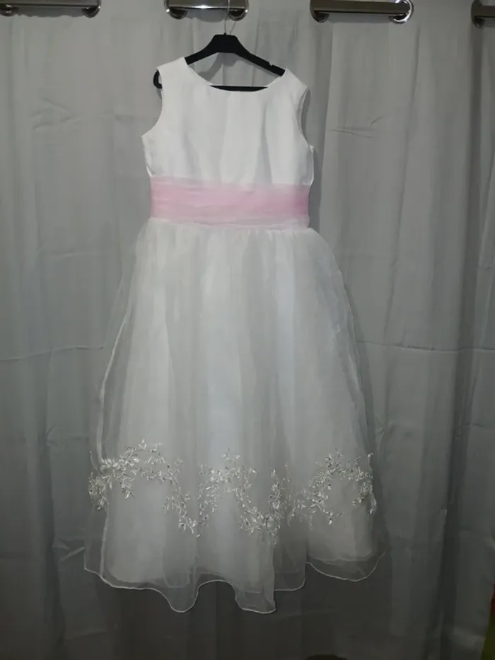 🩷 Jolie robe de cérémonie convient à une taille 12 ans. - photo numéro 2