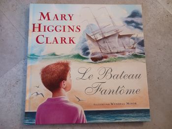 livre le bateau fantôme Mary Higgins Clark