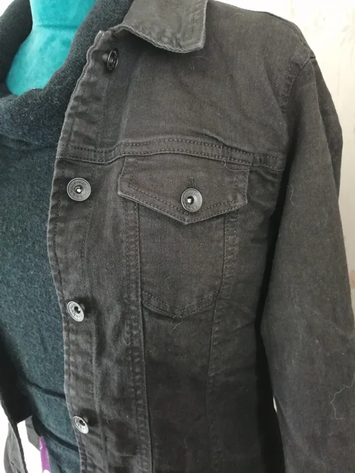 Veste en jeans noire avec poches et boutons / esmara / (42) - photo numéro 3