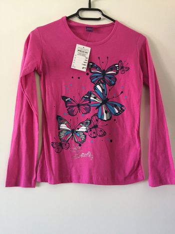 t-shirt manches longues / pull fin YFK Taille 134/140