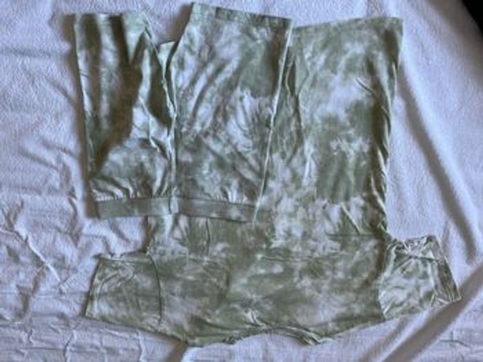 Ensemble t-shirt + cycliste 9-10 ans - photo numéro 3