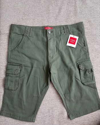 Short Bermuda chino