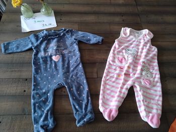 Lot de deux pyjamas grenouillère bébé fille de 9 mois 74 cm