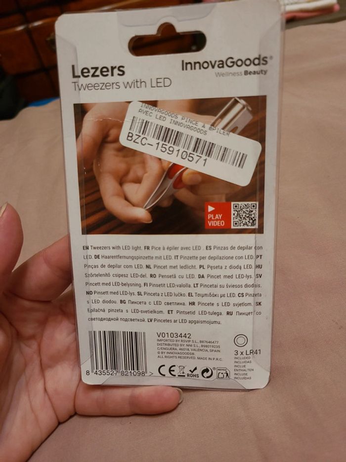 Pince à épiler avec lampe intégrée neuve - photo numéro 3