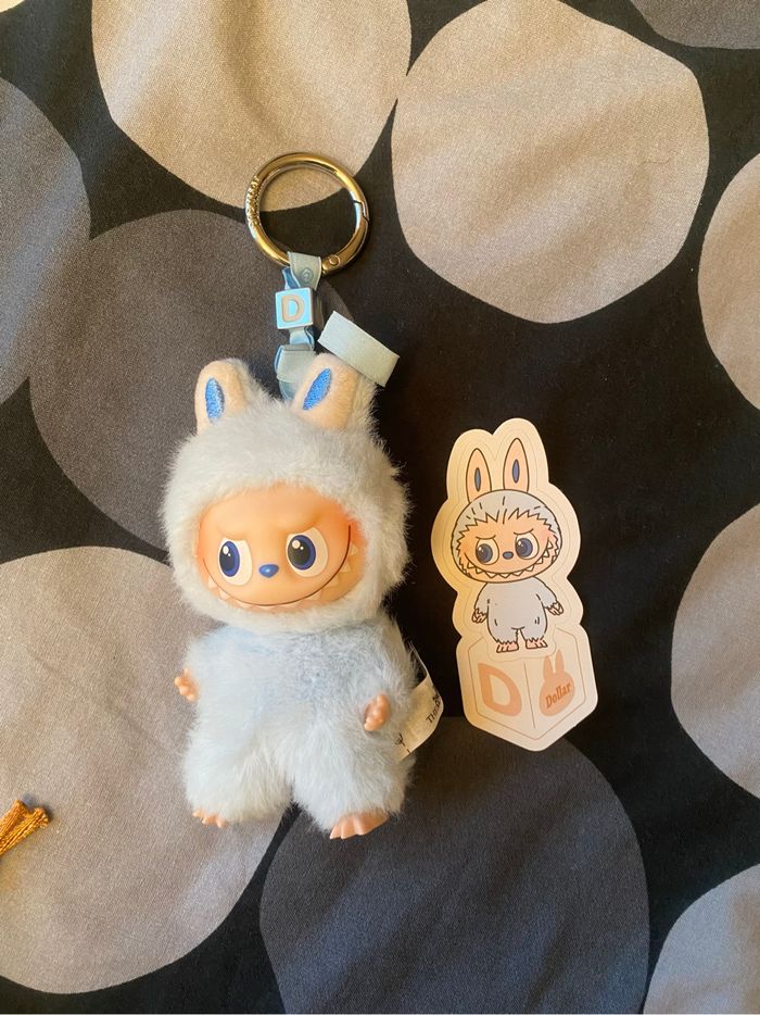 Labubu pin for love - photo numéro 5