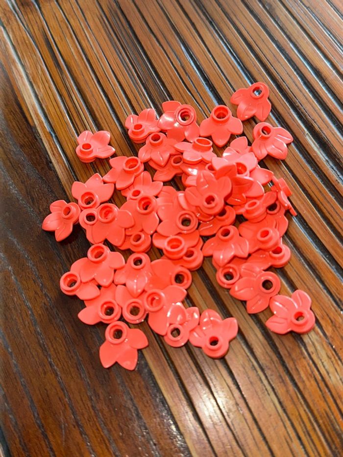 50 lego Plant Plate, Round 1 x 1 with 3 Leaves 32607 Corail