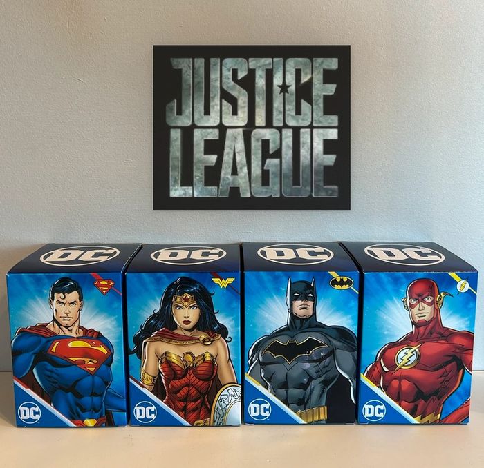 DC Justice League Pack 4 Figurines : Batman, flash, Wonder Woman & superman (neuf ) - photo numéro 4