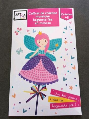 Baguette de fée en mousse et en mosaïque