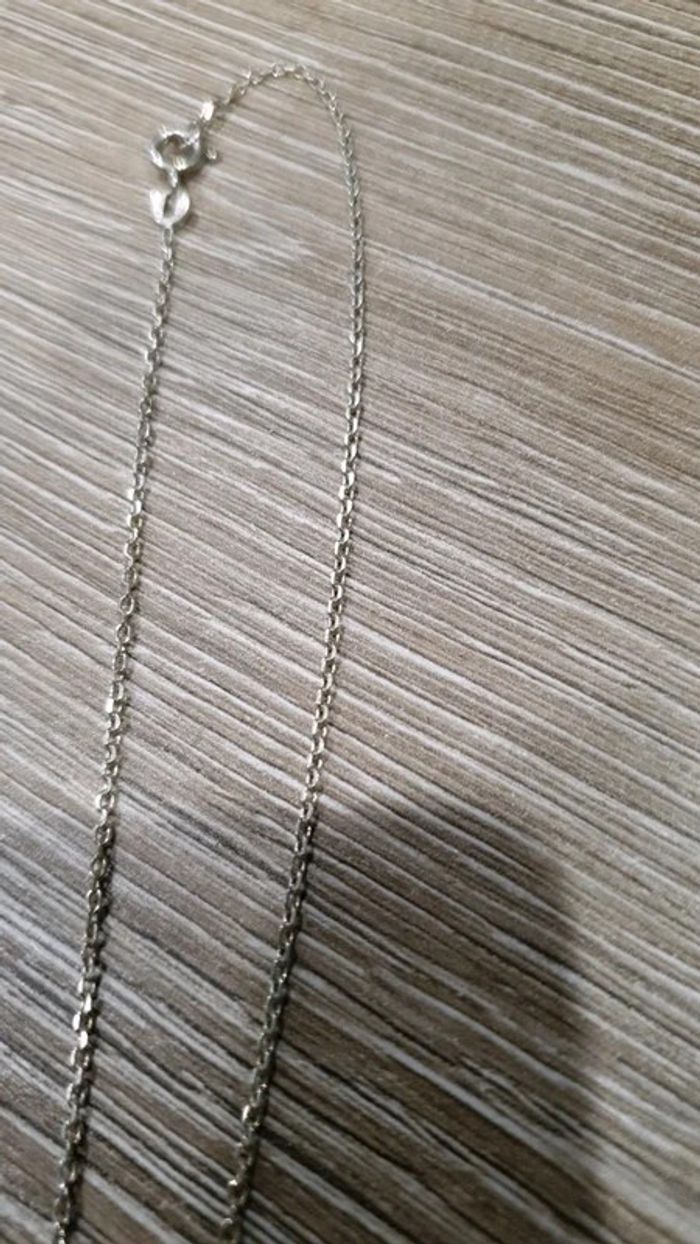 Chaîne avec son pendentif - photo numéro 4