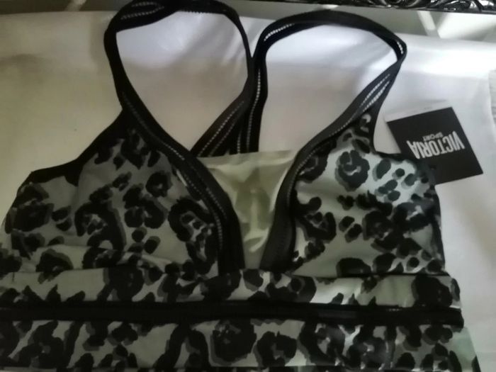 Brassière sport . Victoria's Secret - photo numéro 10