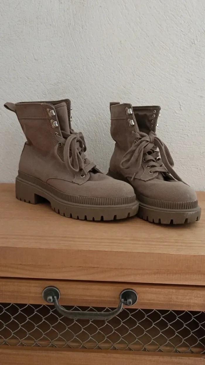 Chaussures style bottines - photo numéro 4