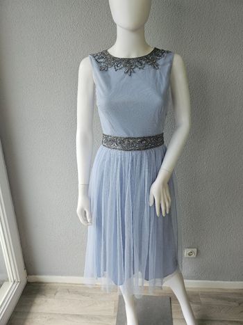 Robe longue bleue clair avec perles