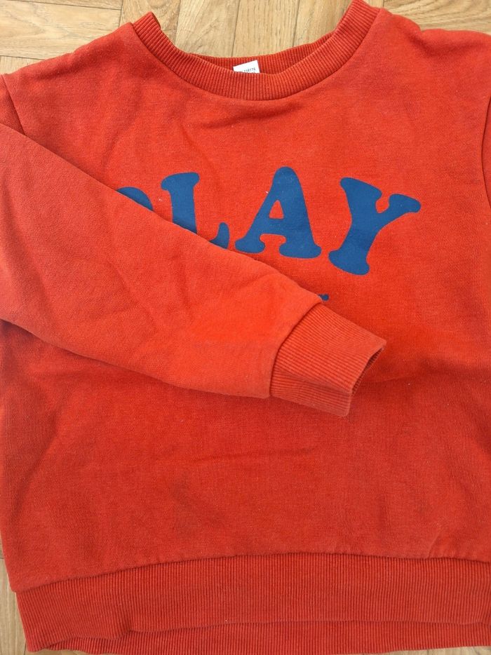 Pull rouge flocage "PLAY all together" okaidi - photo numéro 2