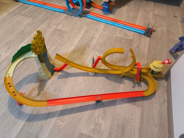 Hot wheels circuit Mario kart jungle