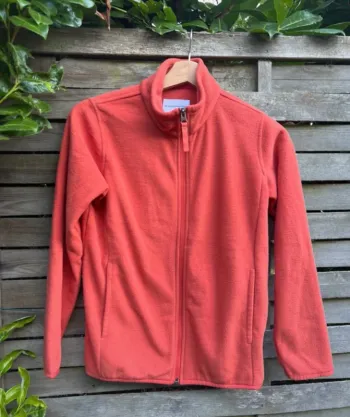 Polaire chaude et douce de Amazon Essentials, couleur corail, taille L, en très bon état.