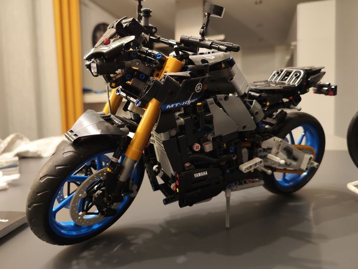 Lot de Lego Technic ref 42130 et 42159 - photo numéro 2