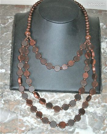 Collier en bois, perles plates et rondes 3 rangs - marron  35 cm x 2 cm  
