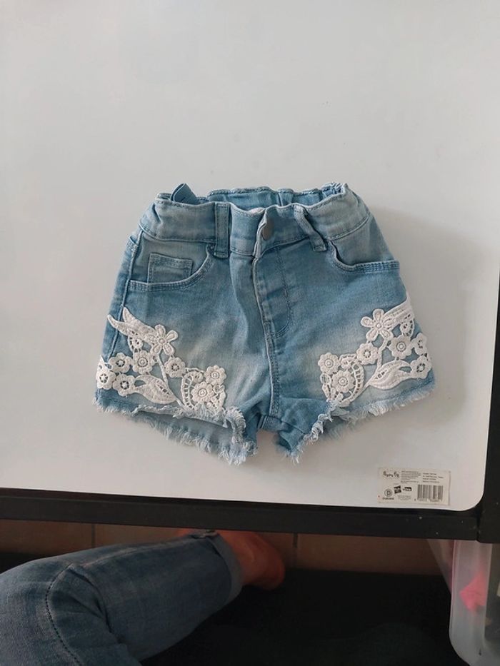 Short jeans 9-12 mois