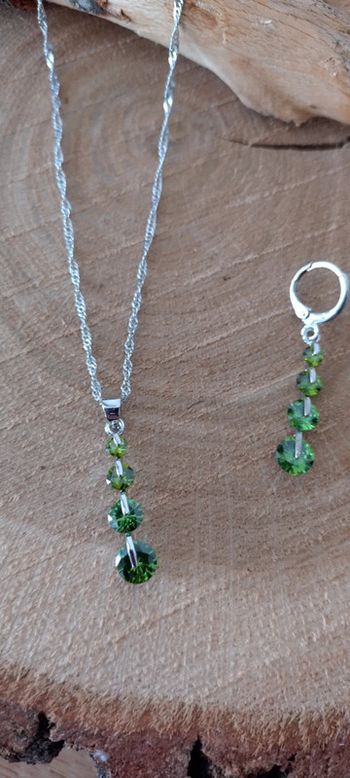 Collier et boucles d'oreilles