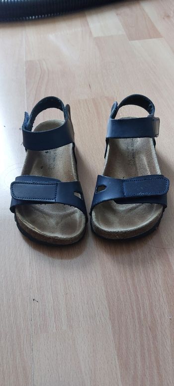 Paire de chaussures pour enfant