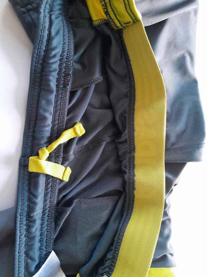 Short adidas taille M - photo numéro 4