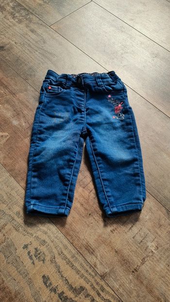 Jean orchestra 12 mois mais taille 18 mois en très bon état