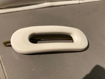 Barrette cheveux ovale blanche