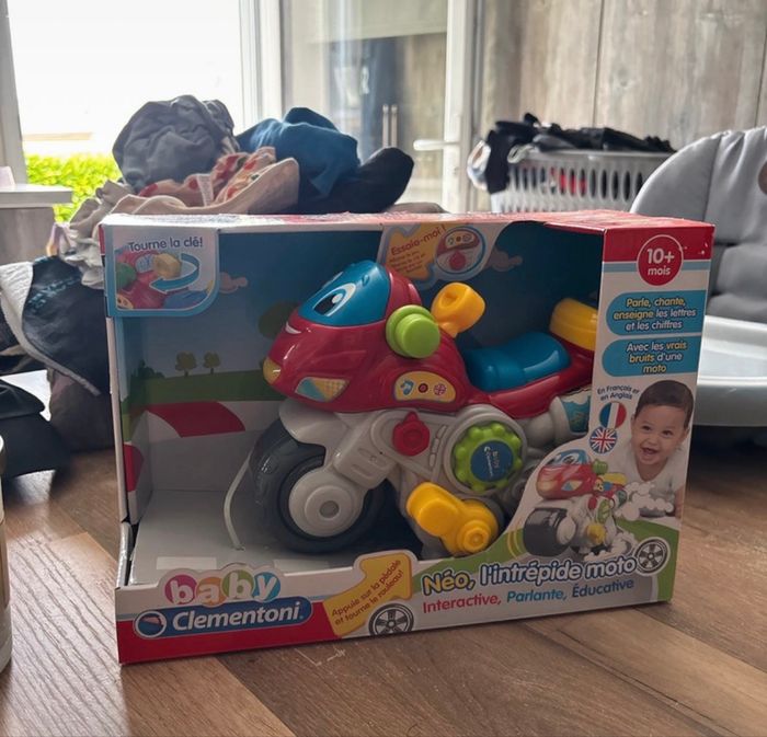 Moto bolide jouet - photo numéro 2