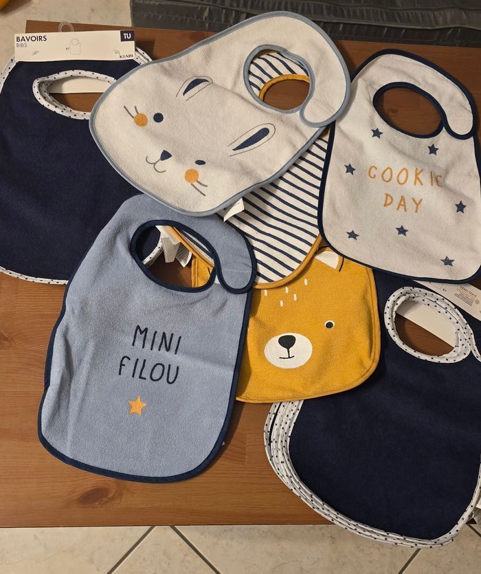 Neufs (non utilisés)🥰🤩 💙 lot bavoirs garçon 🤩🥰💙(ferme) - photo numéro 2