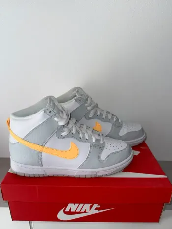 Basket Nike dunk high neuve T.41