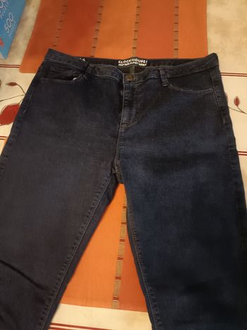 Pantalon femme taille 44 très bon état