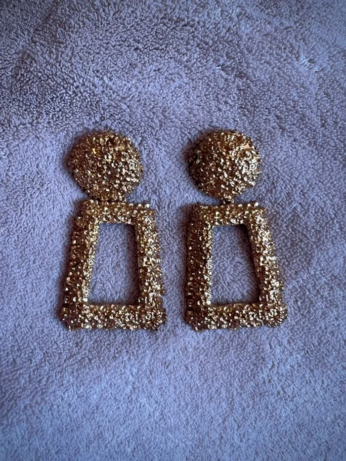 Boucles d’oreilles dorées