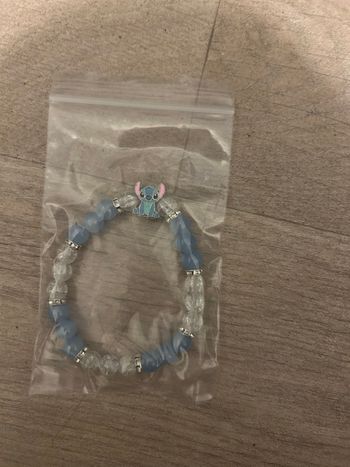 Bracelet Stitch perles bleu neuf