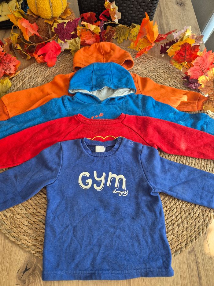 Lot de 4 sweats / sweats à capuche bon état 3 ans