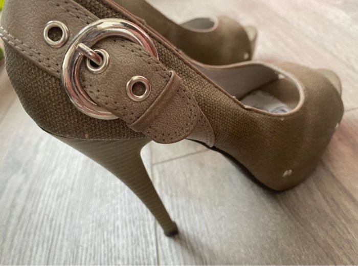 Escarpins ouverts kaki clair taille 35 - photo numéro 5