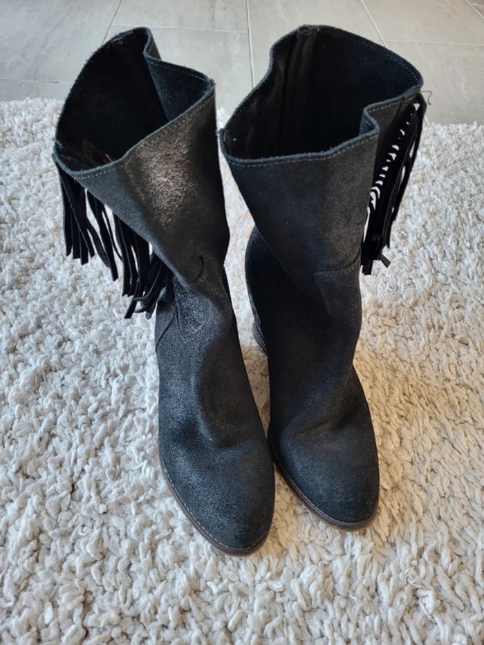 Bottes noires à franges mi hautes en daim talon compensé Galeries Lafayette Taille 39 - photo numéro 7