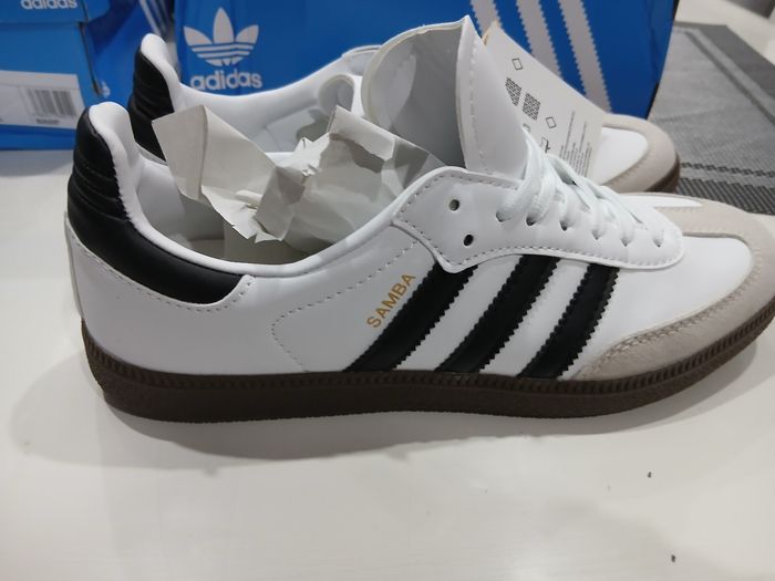Paire de baskets Adidas samba T40 neuves emballées - photo numéro 5