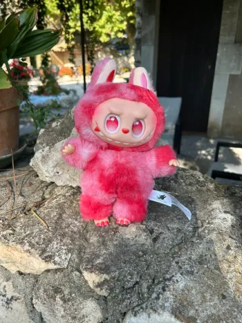Labubu GÉANT rose fushia neuf