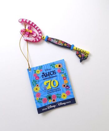 Clef édition limitée "Alice aux pays des merveilles" Disney NEUVE