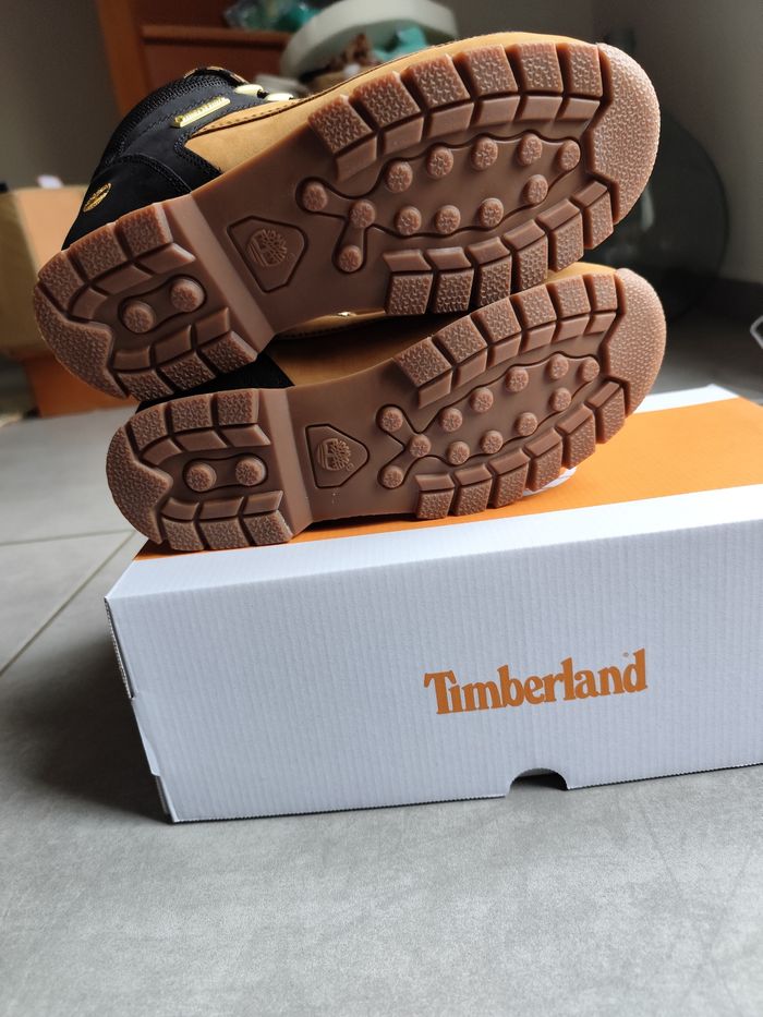 Timberland neuve jamais portée taille 40 - photo numéro 3