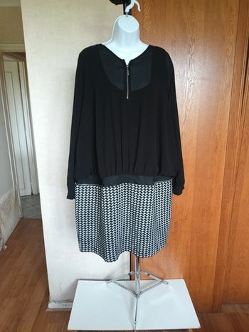 Robe bicolore Taille 52