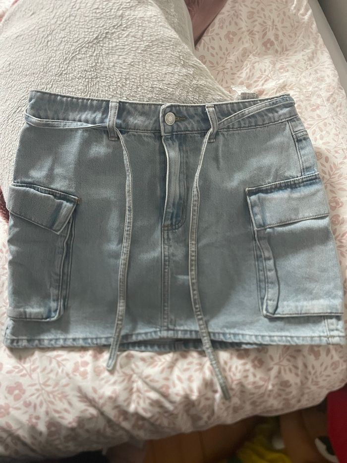 Mini jupe en jean style cargo bleu