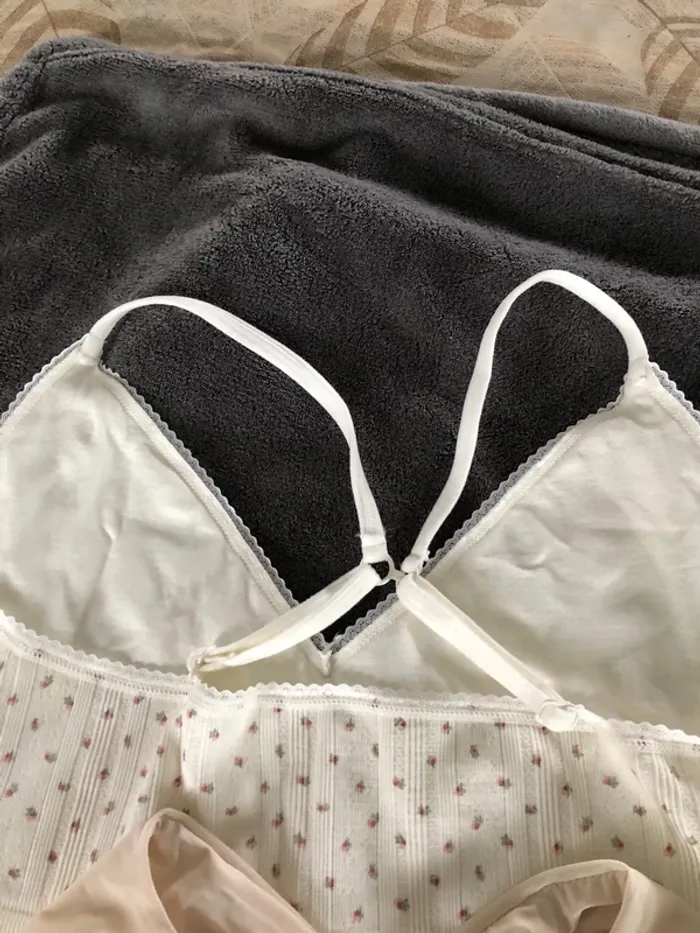 Lot brassière XL primark/sloggi - photo numéro 3