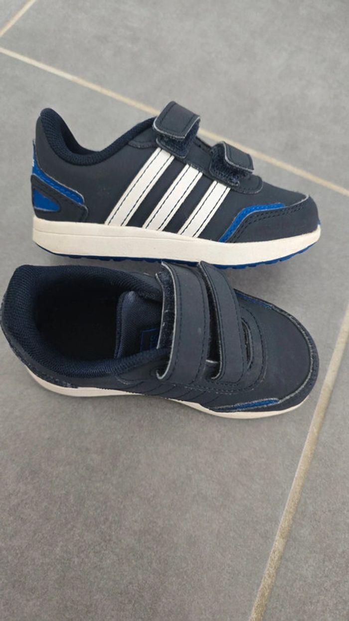 Basket Adidas bleu