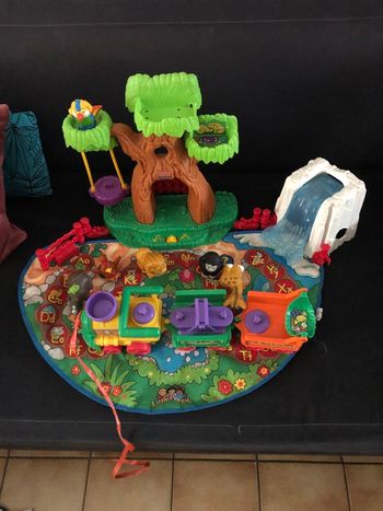 Safari little people