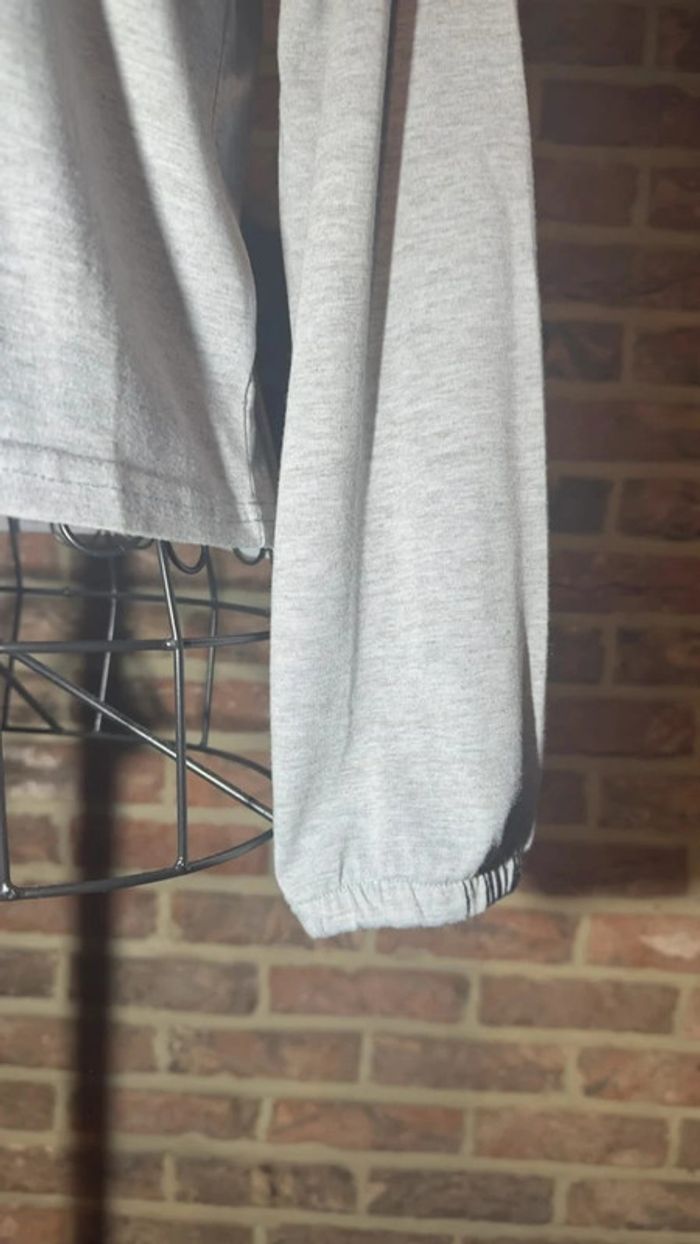 Haut longues manches gris clair Taille 160 -> 158/164 - photo numéro 4